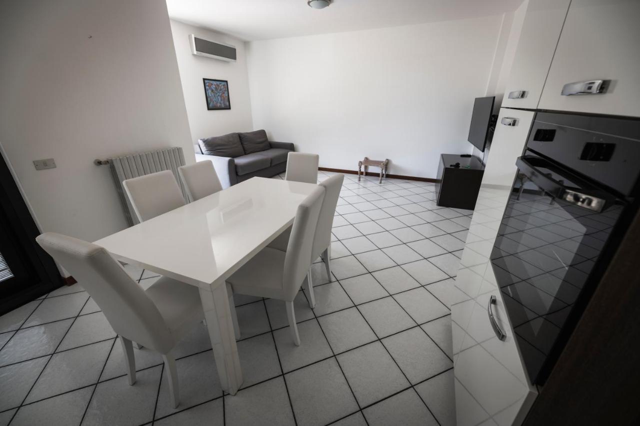 Ferienwohnung Garda Fantasy Terrazza Desenzano del Garda Exterior foto