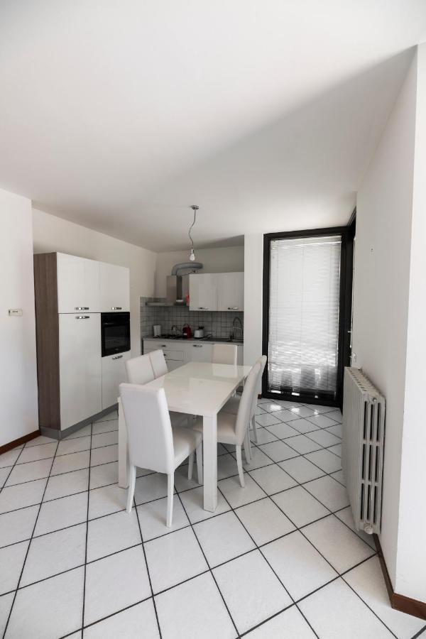Ferienwohnung Garda Fantasy Terrazza Desenzano del Garda Exterior foto