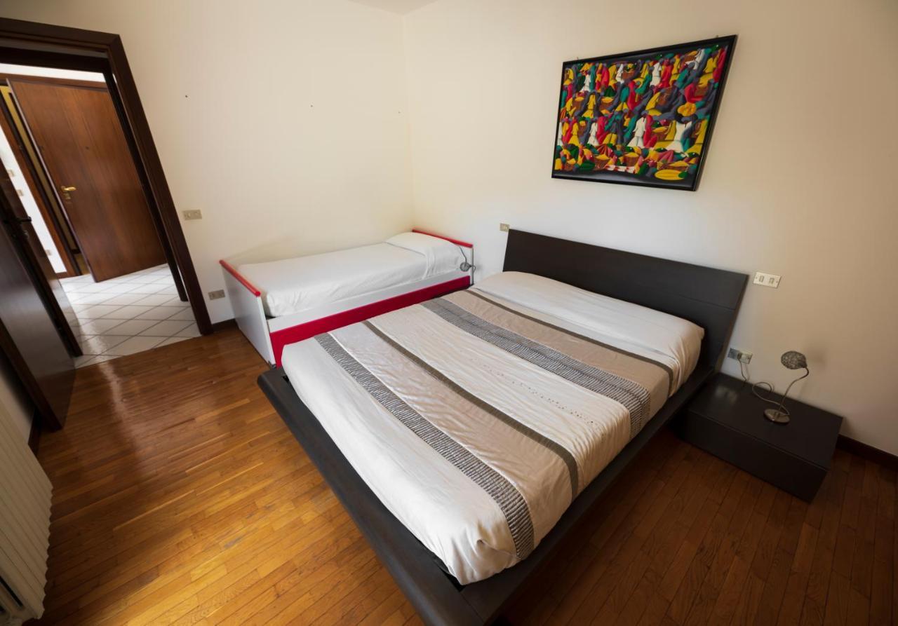 Ferienwohnung Garda Fantasy Terrazza Desenzano del Garda Exterior foto