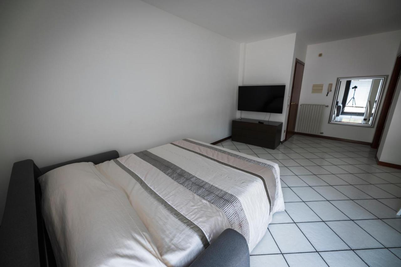 Ferienwohnung Garda Fantasy Terrazza Desenzano del Garda Exterior foto
